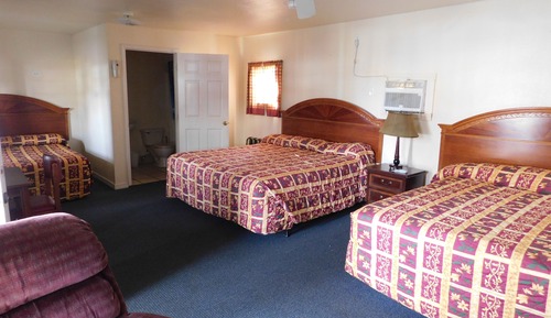 Family Triple Room, Multiple Beds, Non Smoking, Refrigerator & Microwave