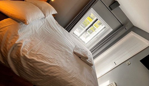 Double Room, Ensuite (Graphite/ Amber)