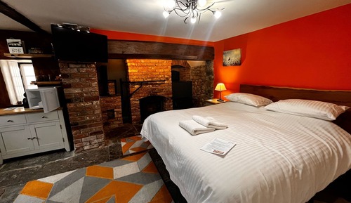 Double Room, Ensuite (Copper Room)