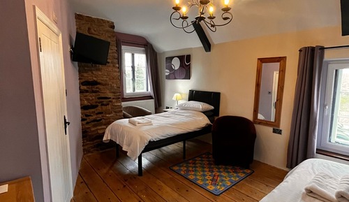 Family Room, Ensuite (Purple Room)