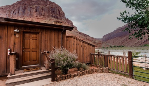 Riverside King Cabin, Cabin with a view, 1 King, Sofa bed