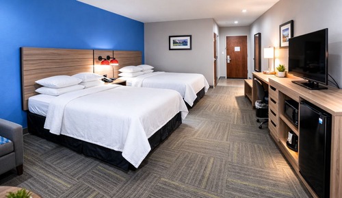 Deluxe Room, 2 Queen Beds (with Sofa, Wheel Chair Accessible)
