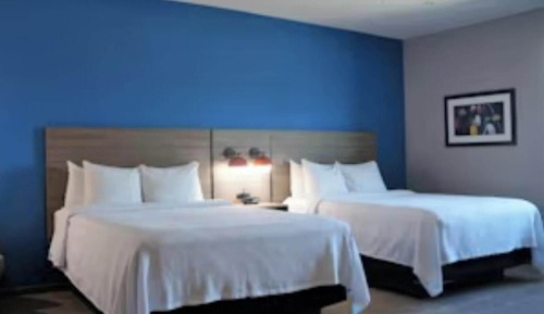 Deluxe Room, 2 Queen Beds (with Sofa, Wheel Chair Accessible)