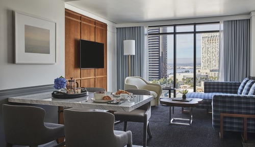 Deluxe Skyline Two Bedroom King Suite