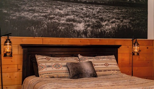 Premium Room, 1 King Bed (Room 12, bottom floor)