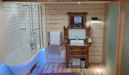 Double Room, Ensuite (King)