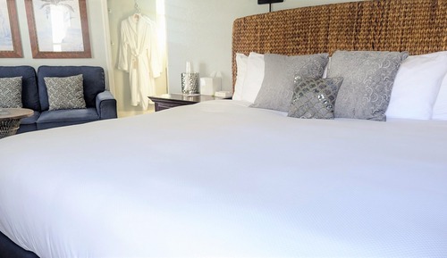 Room (Grand Bahama)