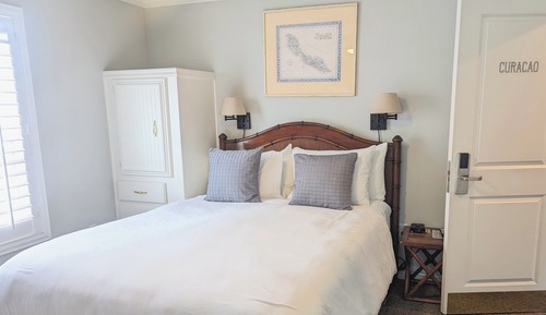 Room (Curacao)
