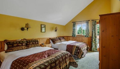 Chalet, Multiple Beds, Resort View (Moose Cabin)