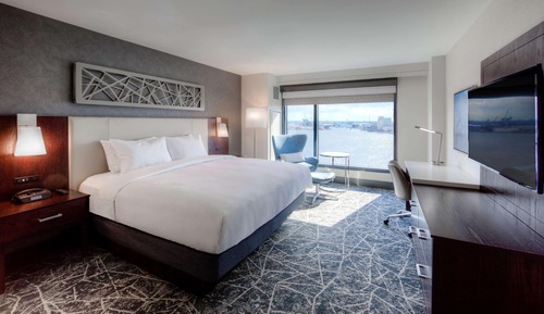 Room, 1 King Bed, River View, Corner (Larger)