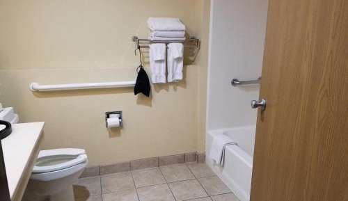 King Room with Bathtub - Mobility Access/Non-Smoking