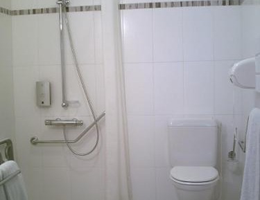 Queen Room - Disability Access