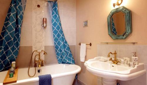 Deluxe Double Room with Bath