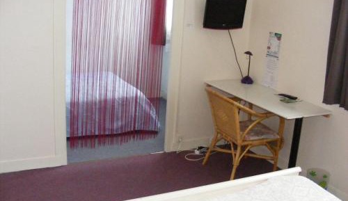 Family Room (2 Adults + 2 Children)