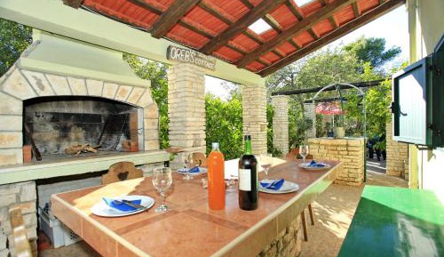 Two-Bedroom House with Terrace