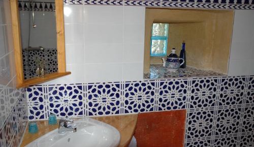 Twin Room with Private External Bathroom