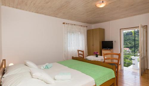 Studio with Balcony and Sea View