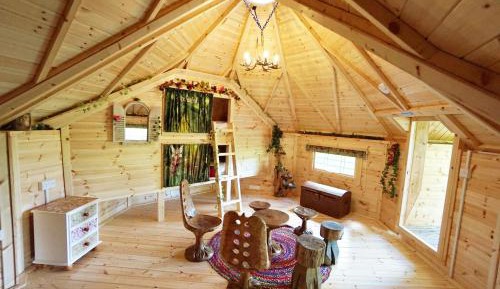 Cabin (2 Adults + 2 Children)