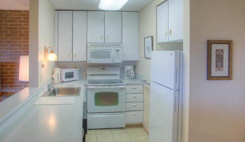 Deluxe One-Bedroom Apartment with Sea View - 314 - No Pets