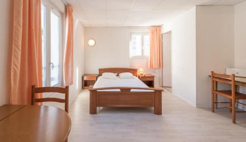 Studio (2 Adults)