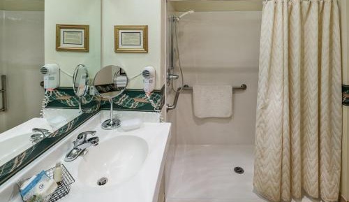 Queen Room - Disability Access