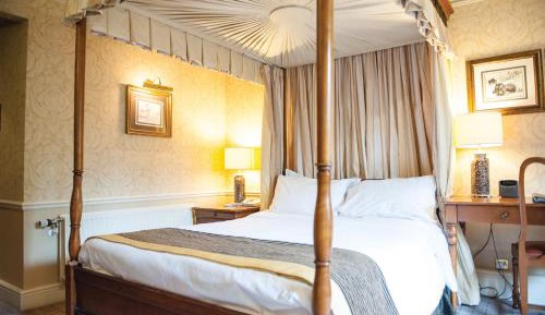 Standard Four Poster Room