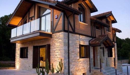 Three-Bedroom Townhouse