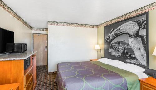 King Room - Non-Smoking