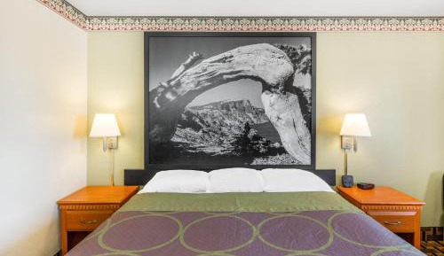 Queen Room - Disability Access/Non-Smoking