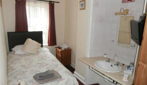 Single Room with Shared Bathroom