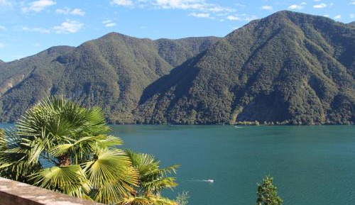 Apartment with Lake View