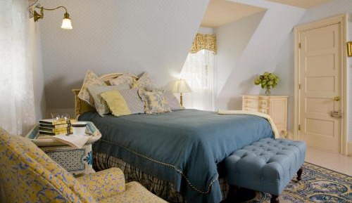 Standard Queen Room