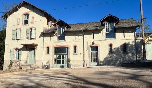 Seven-Bedroom House