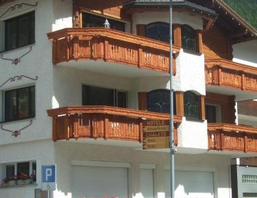 Three-Bedroom Apartment with Balcony