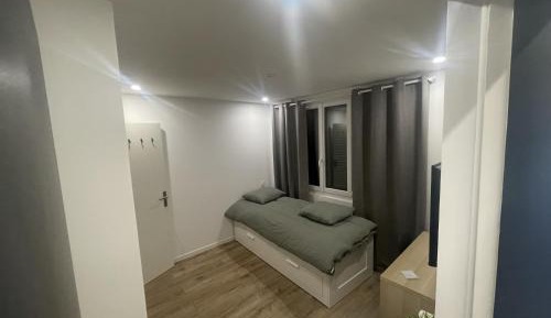 Single Room with Private Bathroom