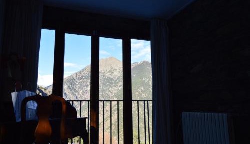 Suite with Mountain View