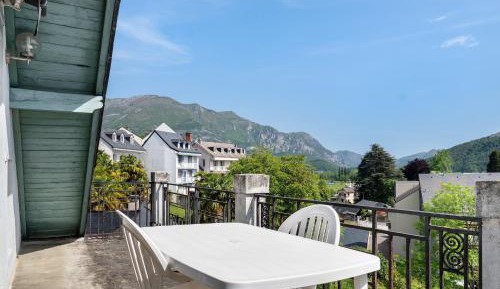 Superior One-Bedroom Apartment with Balcony