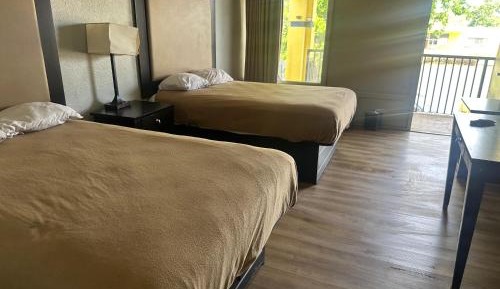 2 Full Bed Smoking