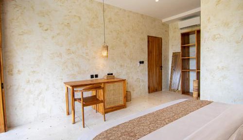 Deluxe Balcony Room
