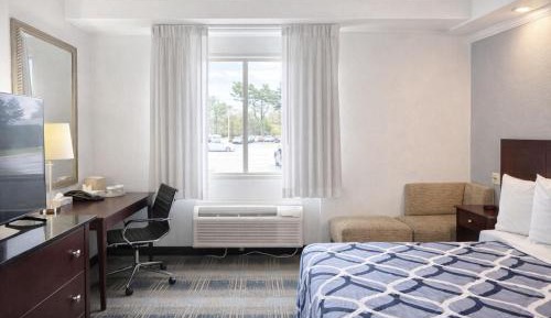 Deluxe Room, Queen Bed