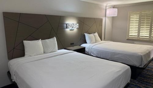 Queen Room with Two Queen Beds - Non-Smoking