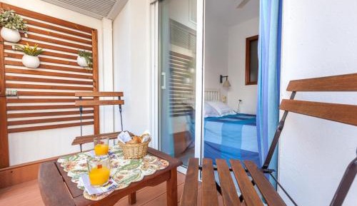One-Bedroom Apartment with Balcony