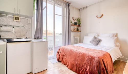 Superior One-Bedroom Apartment with Balcony
