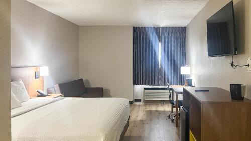 1 Queen Bed | Non-Smoking, Micfridge