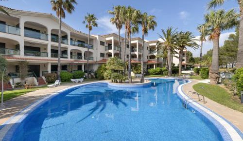Two-Bedroom Deluxe Apartment with Ocean View