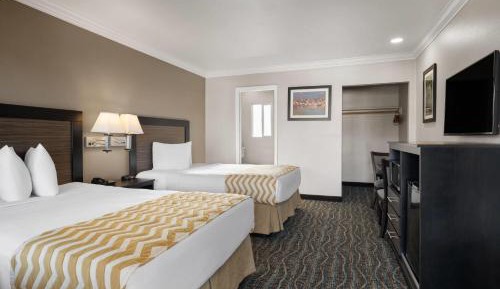 Double Room with Two Double Beds - Non-Smoking