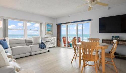 Family Room with Sea View