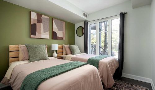 Deluxe One-Bedroom Apartment