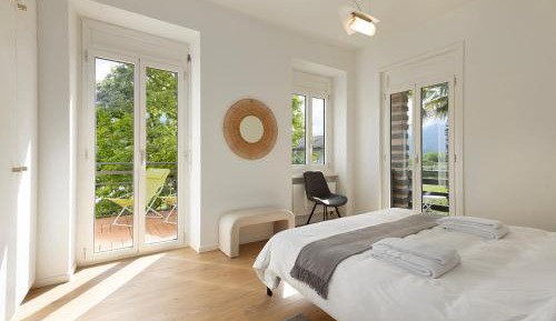 Apartment with Lake View
