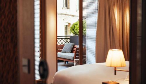 Deluxe King Room with Terrace